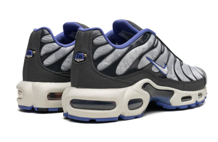 Nike Air Max TN SE Social FC